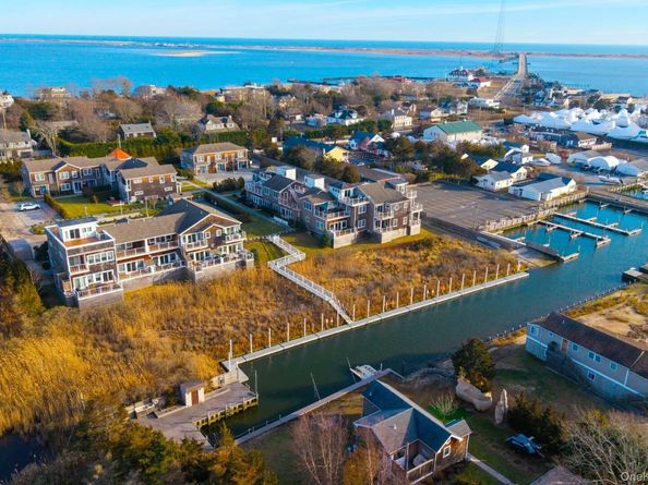 68 Foster Avenue 13, Hampton Bays NY 11946