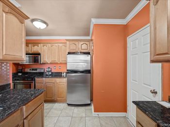 440 Warburton Avenue