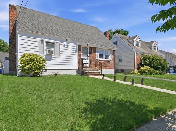 105 N Montague Street, Valley Stream NY 11580
