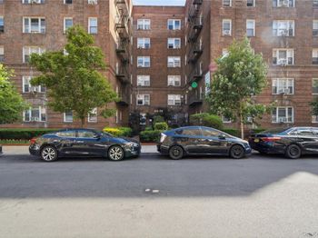 65-74 Saunders Street