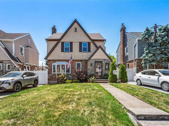 16648 24th Road, Whitestone NY 11357