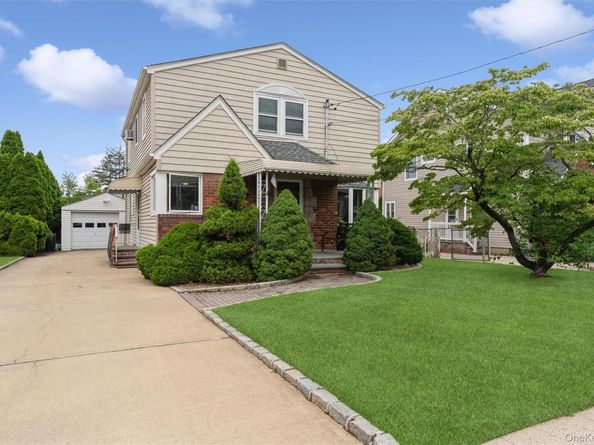 163 Bregman Avenue, New Hyde Park NY 11040