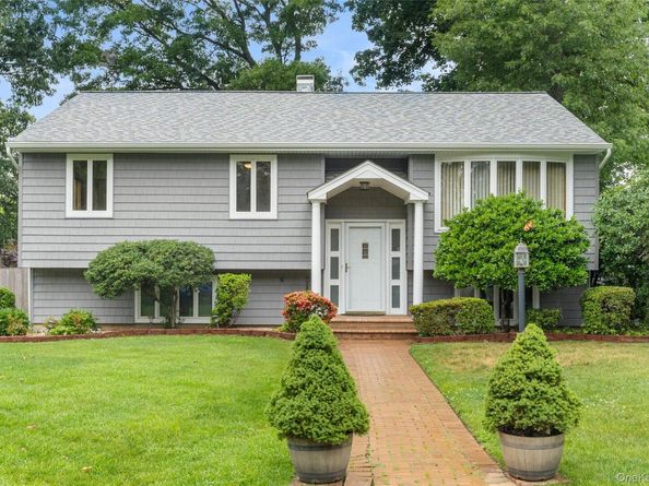 142 Mohican Avenue, Ronkonkoma NY 11779