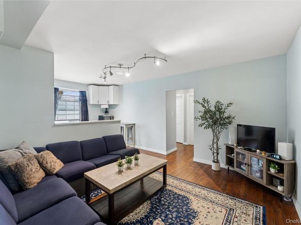 55-01 31st Avenue 1D, Woodside NY 11377