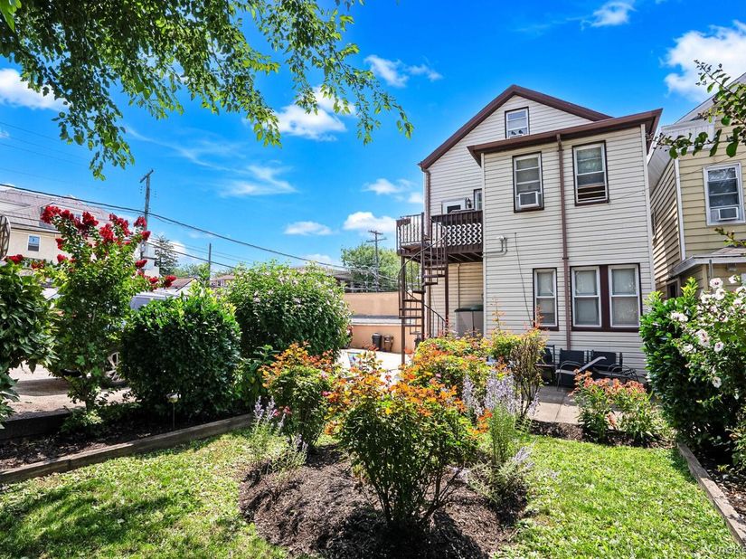 122-15 23rd Avenue, College Point NY 11356