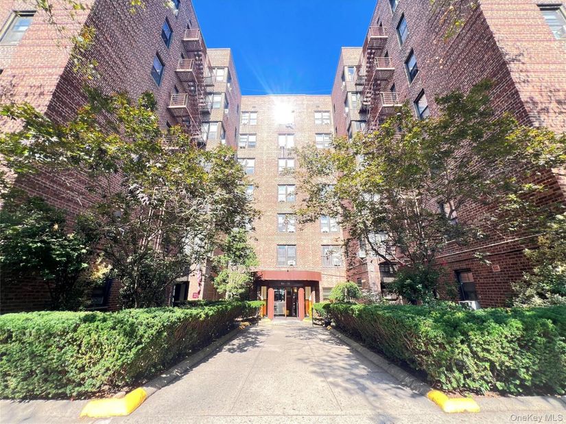 84-25 Elmhurst Avenue 1V, Elmhurst NY 11373