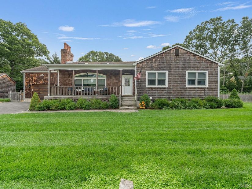 10 7th Street, East Hampton NY 11937