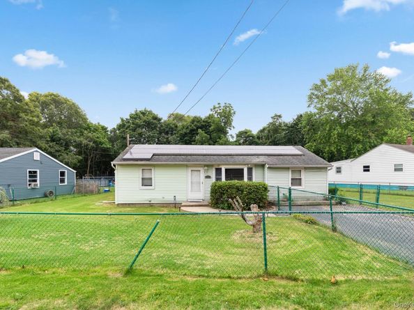 27 Philip Street, Riverhead NY 11901