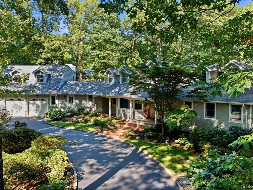 31 Crosby Place, Cold Spring Harbor NY 11724
