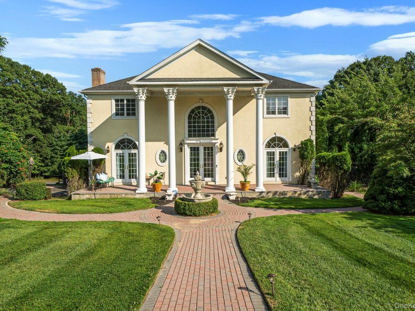3 Dover Court, Wading River NY 11792