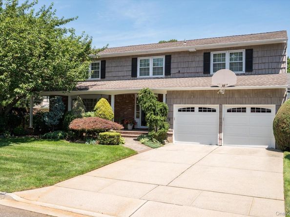 15 Huber Court, Rockville Centre NY 11570