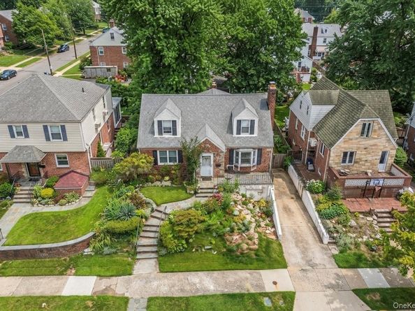 80-59 208th Street, Hollis Hills NY 11427