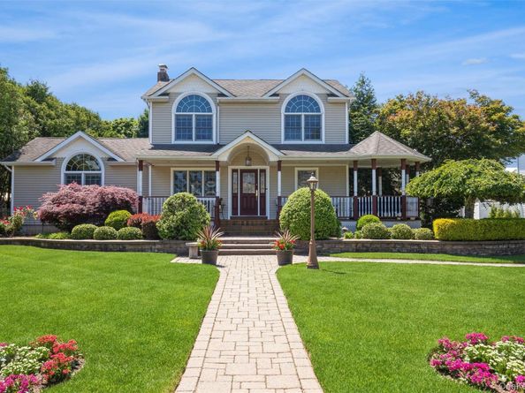 407 3rd Street, East Northport NY 11731