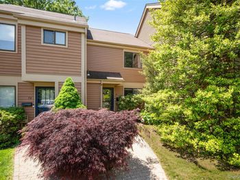 73 Greenway Lane