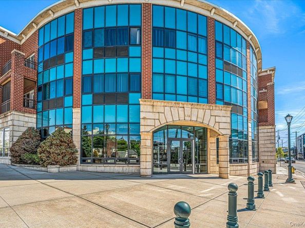 130 Post Avenue 324, Westbury NY 11590