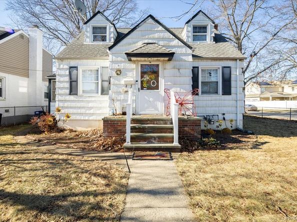 131 Goldenrod Avenue, Franklin Square NY 11010