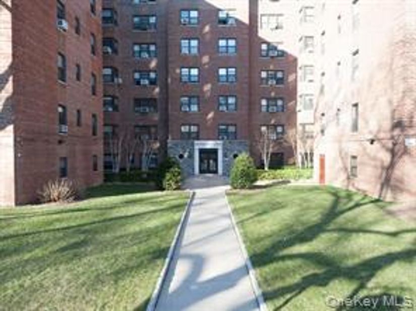 465 E Lincoln Avenue 411, Mount Vernon NY 10552