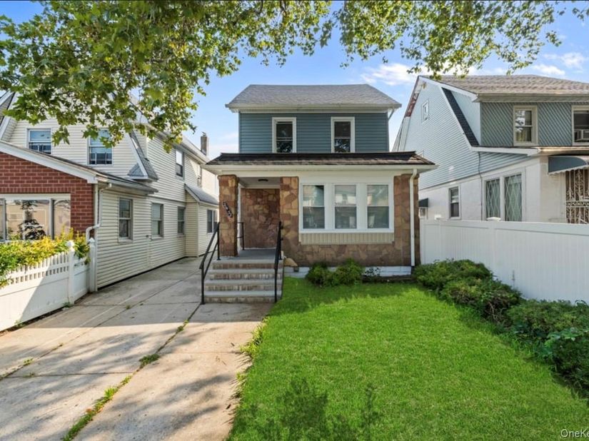 21432 112th Road, Queens Village NY 11429