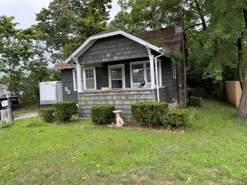 35 Hiddink Street, Sayville NY 11782