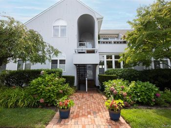 400 Noyack Road