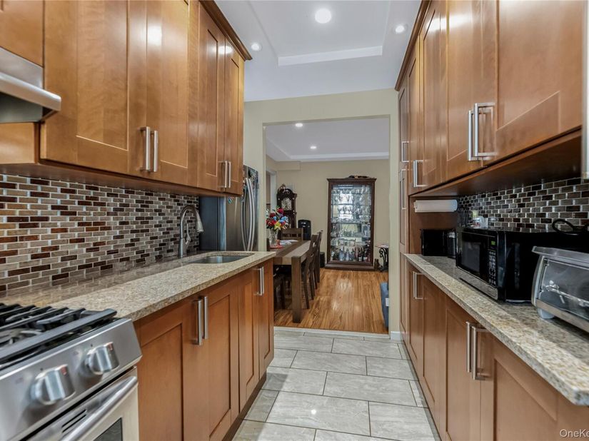 758 Brady Avenue 112, Bronx NY 10462