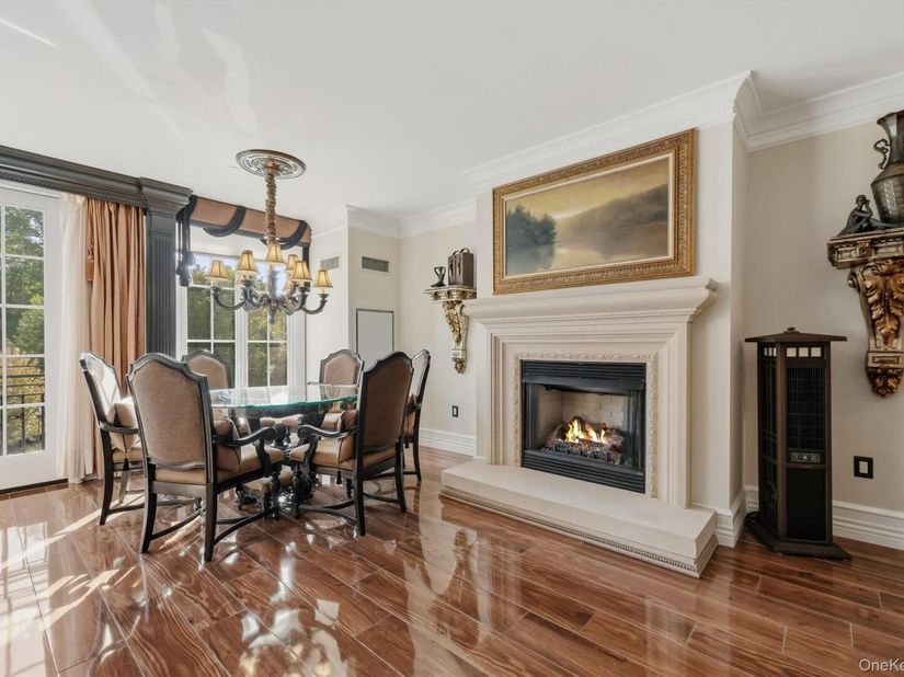 323 Trump Park, Shrub Oak NY 10588
