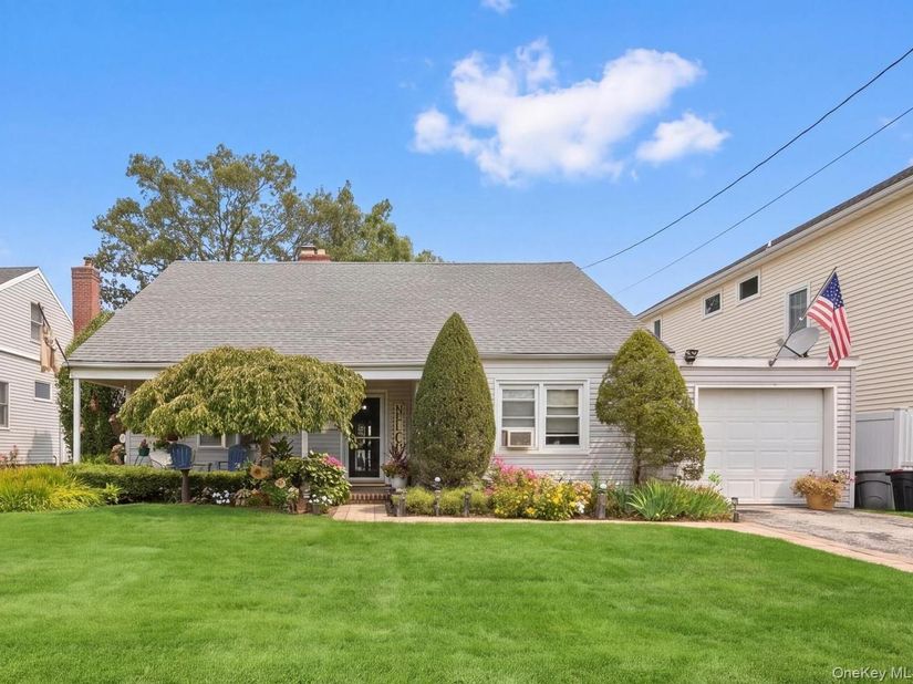 2906 Court Street, Oceanside NY 11572