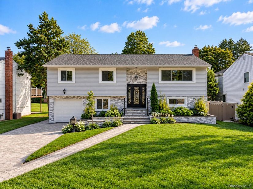 1059 Denton Avenue, Manhasset Hills NY 11040