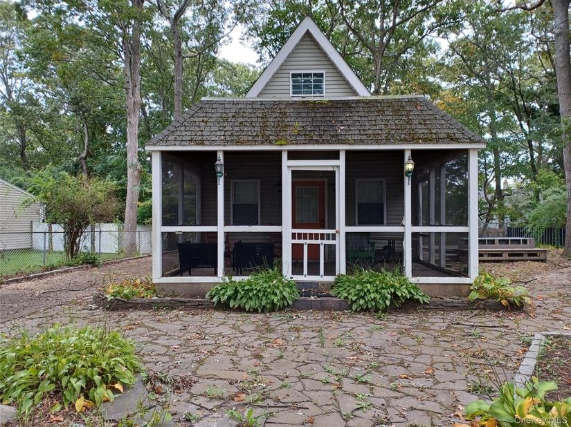 251 Jefferson Drive, Mastic Beach NY 11951
