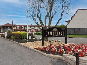 43 Cambridge Drive W