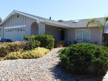 1886 Pine Hollow Circle