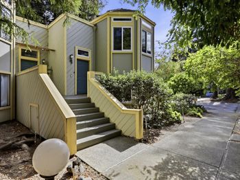 620 Mariposa Avenue
