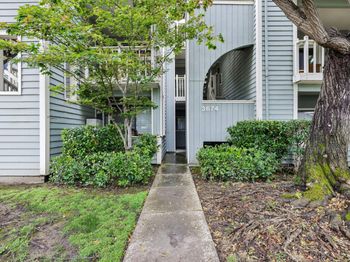 3674 Oakwood Terrace