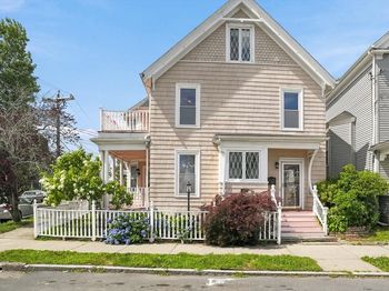 17 Basset St