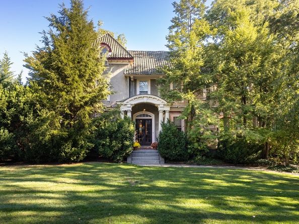 75 Bellevue St, Newton MA 02458