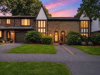 23 Cobblestone Ln