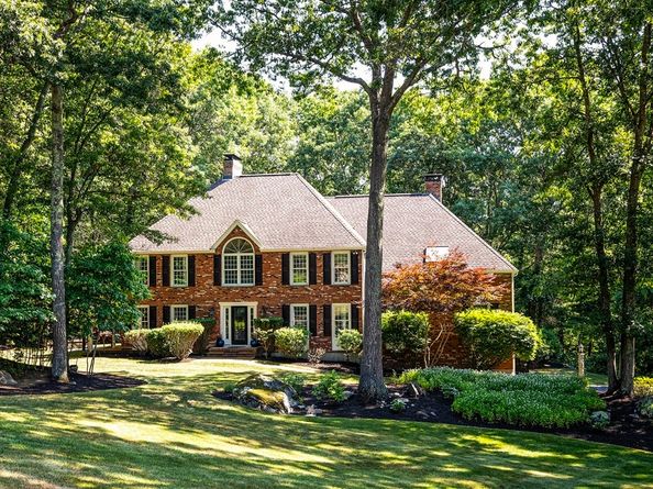 14 Hidden Brick Road, Hopkinton MA 01748