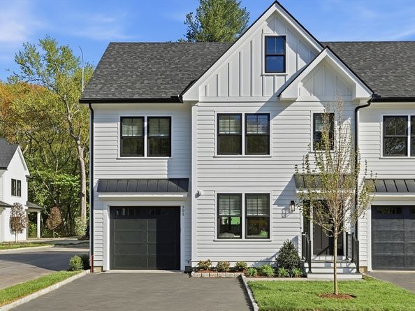 36 Loomis 203, Bedford MA 01730