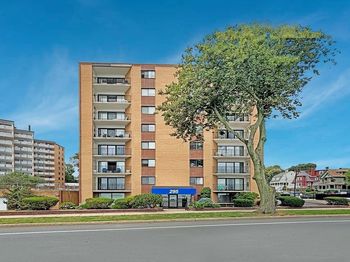 295 Lynn Shore Dr