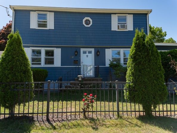 37 Maple Ave, Woburn MA 01801