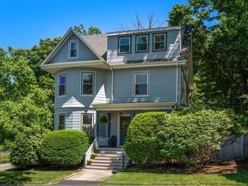 40 Goden St