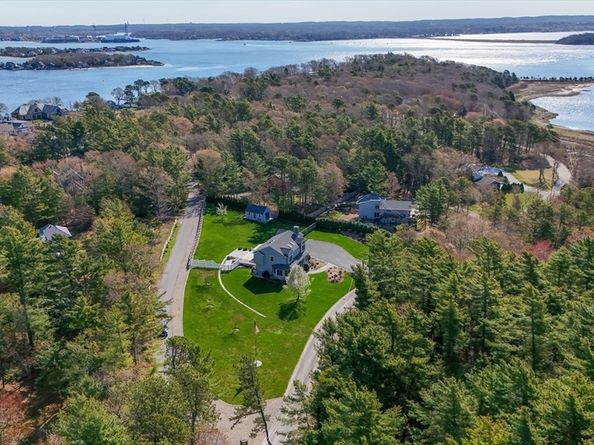 1 Boat House Dr, Wareham MA 02571