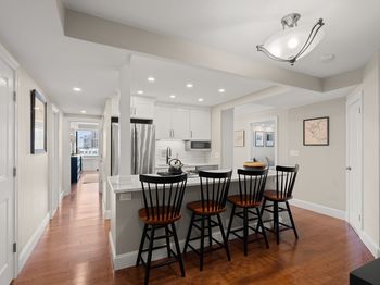 85 E India Row