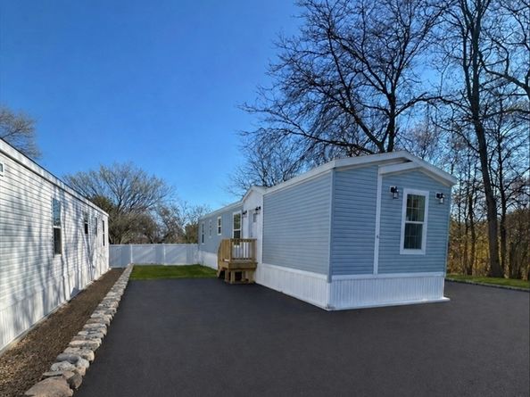 165 Newbury 6, Peabody MA 01960