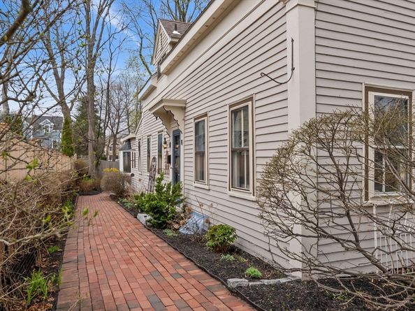 8 California St, Newburyport MA 01950