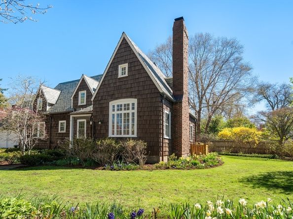 24 Coolidge Avenue, Cambridge MA 02138