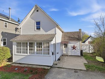 19 Essex St