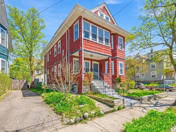 52 Greenleaf Ave 52, Medford MA 02155