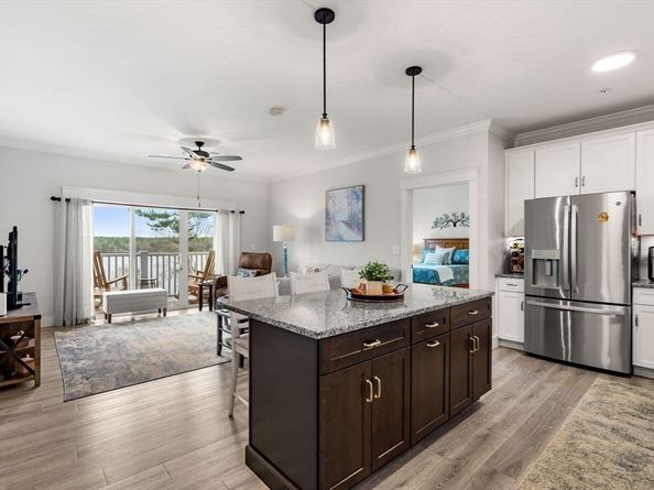 57 Long Point Rd 205, Lakeville MA 02347