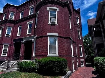 38 Moreland St